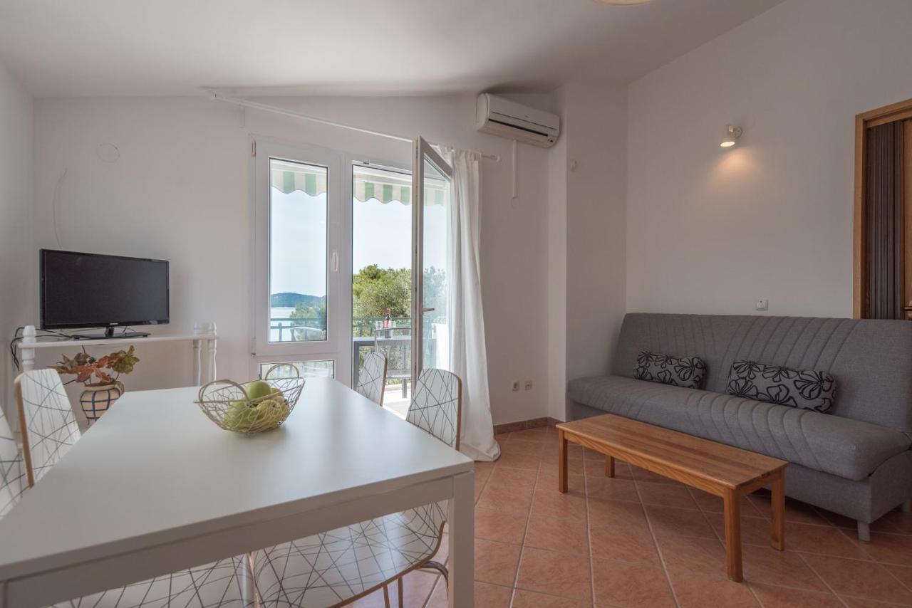 Apartments Mara Pirovac Εξωτερικό φωτογραφία