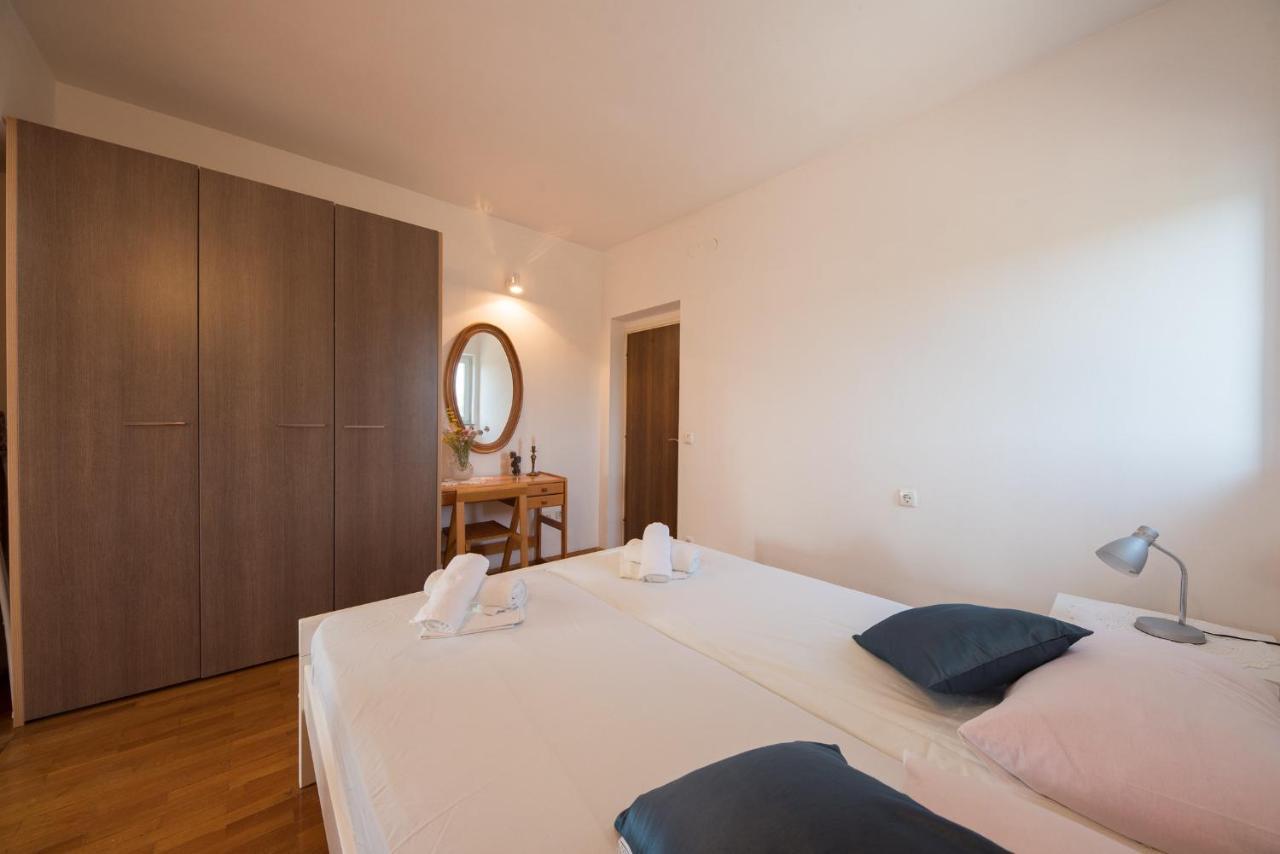 Apartments Mara Pirovac Εξωτερικό φωτογραφία