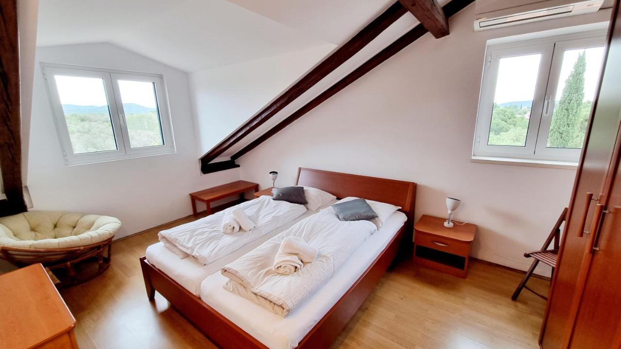 Apartments Mara Pirovac Εξωτερικό φωτογραφία