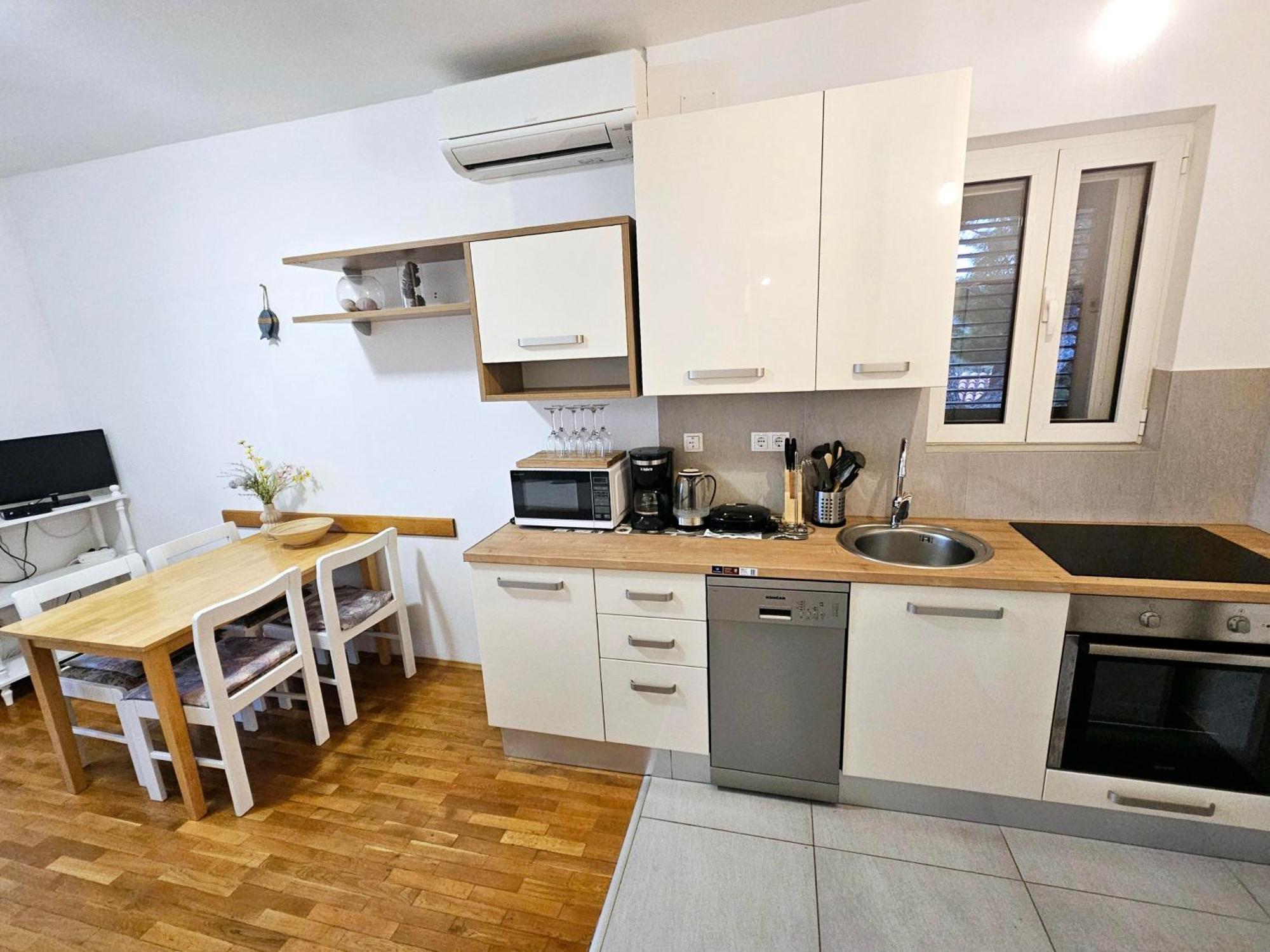 Apartments Mara Pirovac Εξωτερικό φωτογραφία