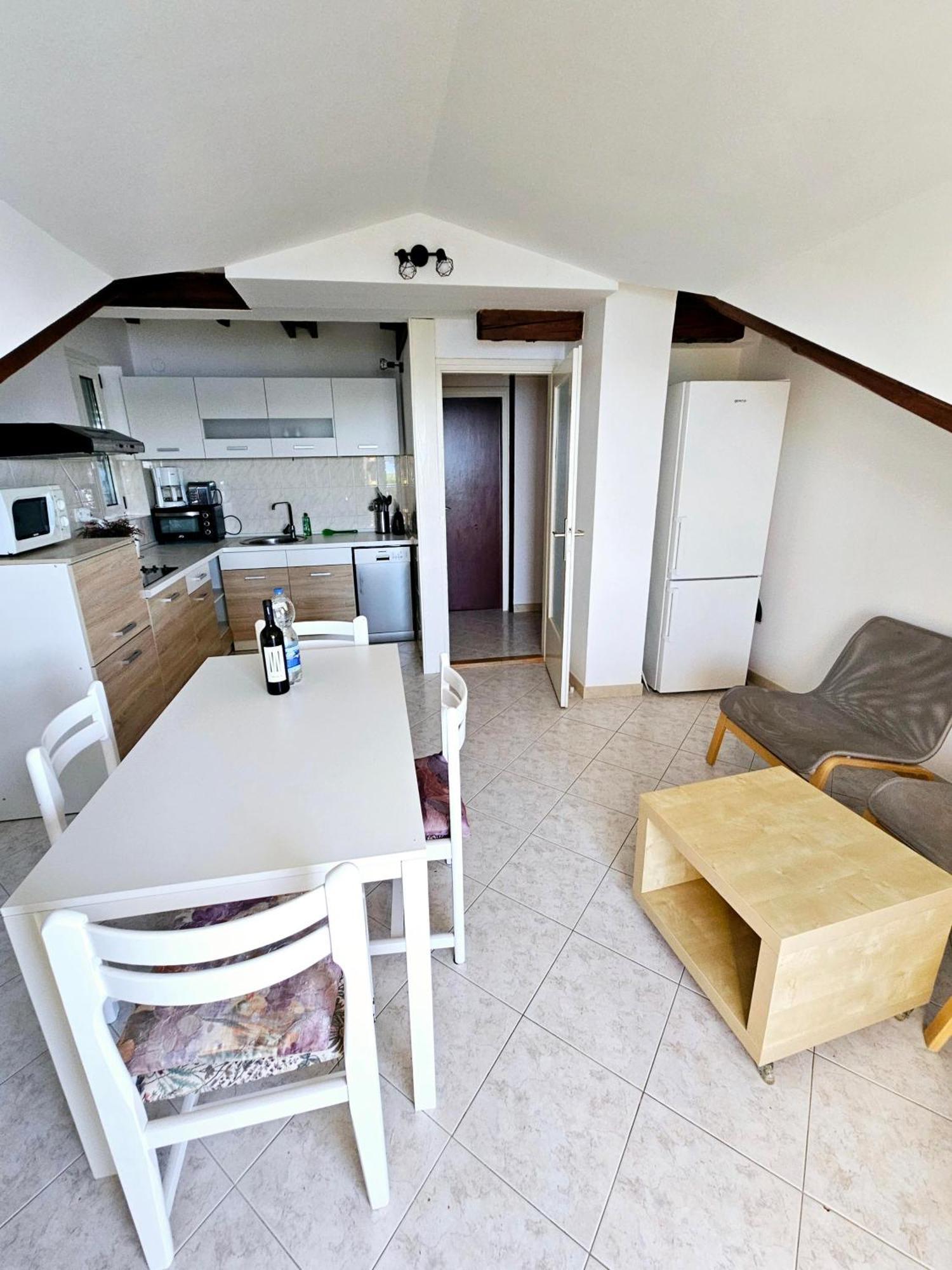 Apartments Mara Pirovac Εξωτερικό φωτογραφία